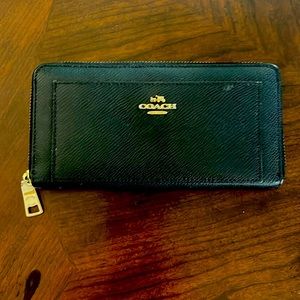 Coach Black Zippered leather wallet